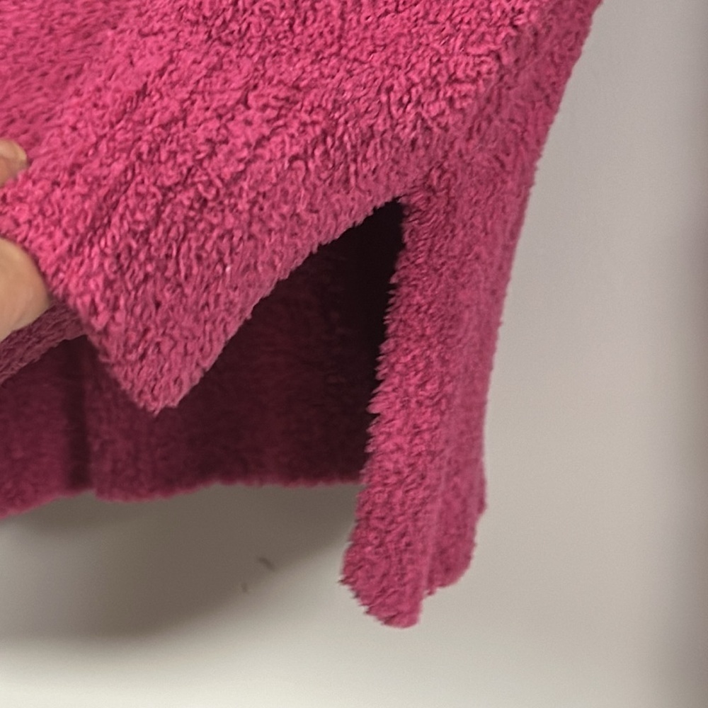 Super Soft & Snuggly Cable & gauge Fuchsia  Sweater, Oversized Crop Look,  M - Picture 4 of 7